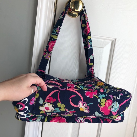 🌺Vera Bradley Ribbons Navy Blue Pattern Shoulder Bag🌺 - Picture 10 of 12